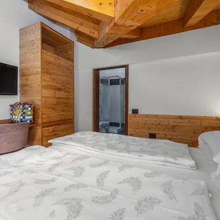 Ariston Garden & Hotel 3*