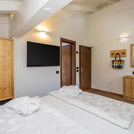Hotel Ariston Garden & 3*