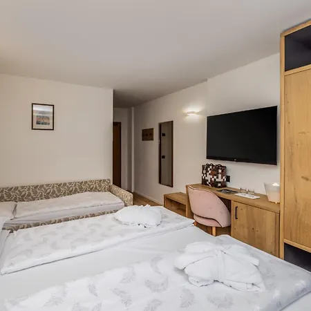 Ariston Garden & 3*