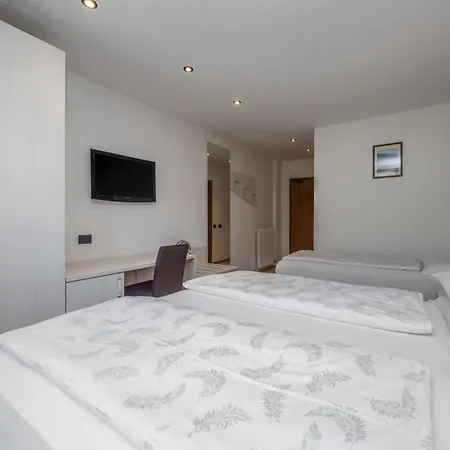 Ariston Garden &